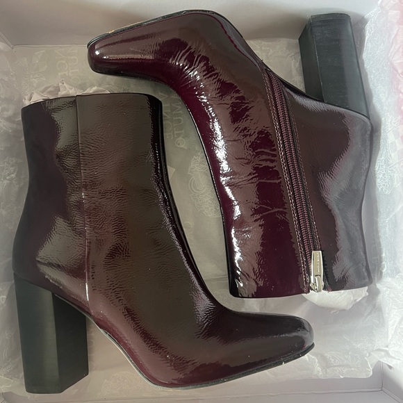 Vince Camuto Burgundy/ Wine Leather Boots - Picture 4 of 10